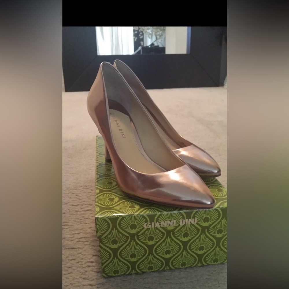 New Rose Gold Pumps